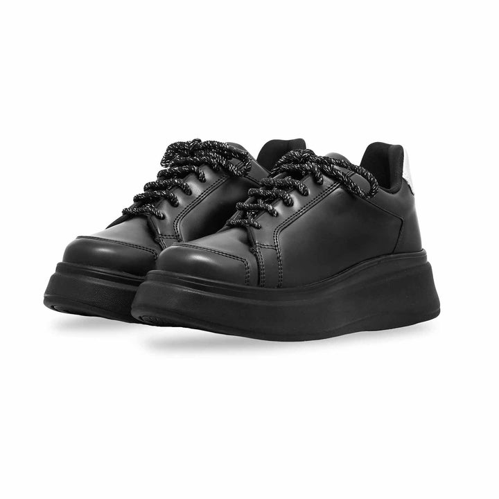 Black Casual Sneaker For Women AT7364