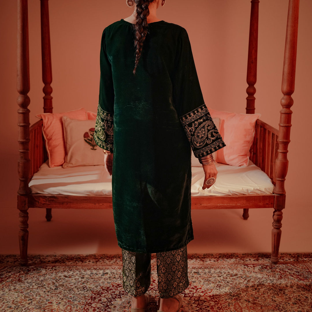 2PC- Embroidered Velvet Shirt With Jamawar Trouser PW4241