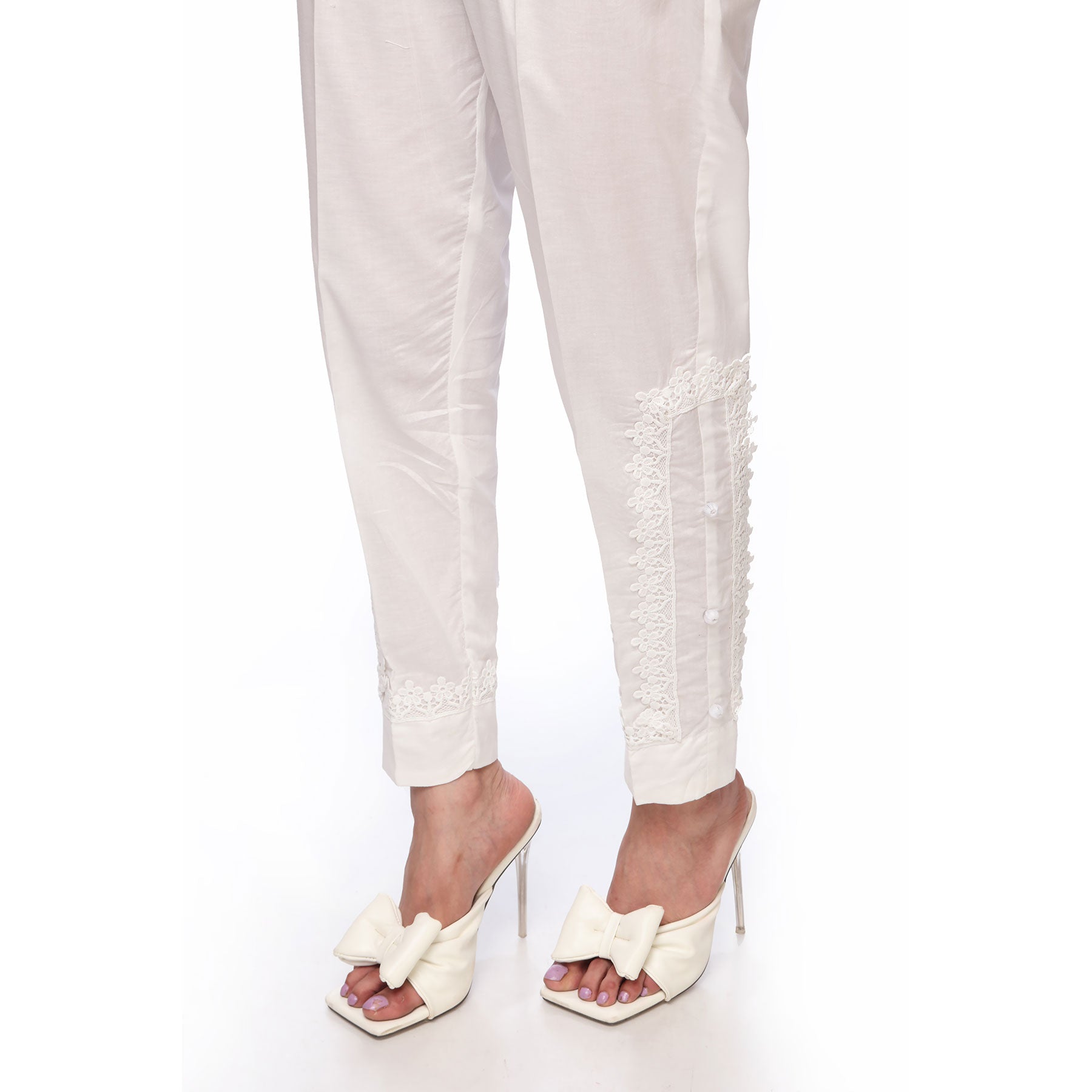 White Color Slim Fit Embellsihed Trousers PS255509
